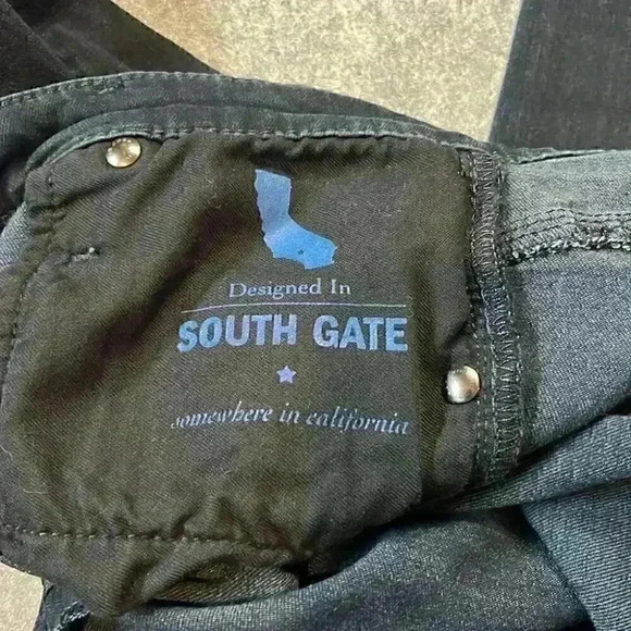 AG The Farrah Skinny, High Rise Skinny. 26R. Super Soft!! - Picture 10 of 11